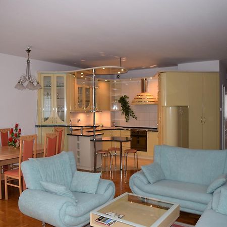 Dgm Apartment Warsaw Exterior photo
