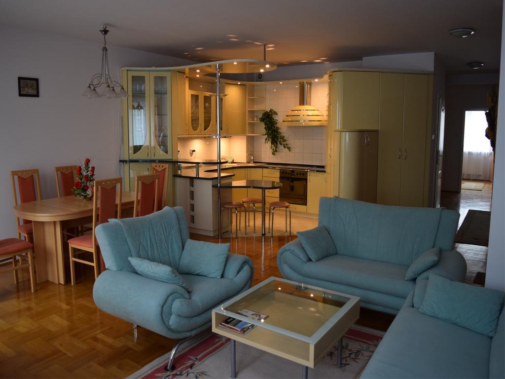 Dgm Apartment Warsaw Exterior photo